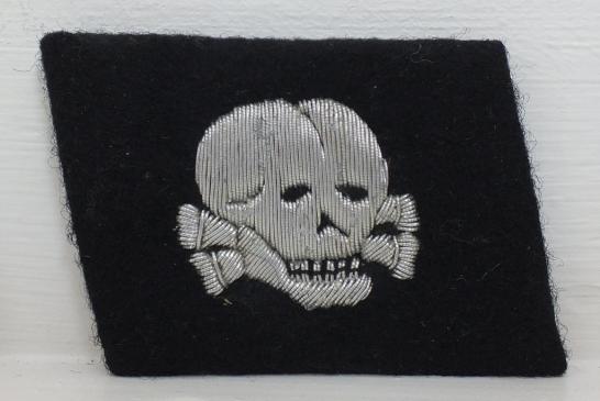 TOTENKOPF BULLION COLLAR  NCO TAB 