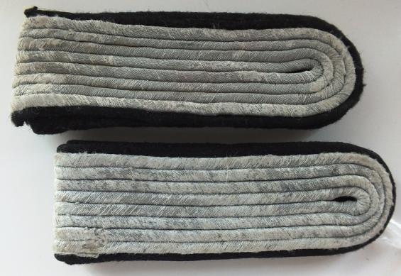 WSS-UNTERSTURMFUHRER PIONEER SHOULDER BOARDS