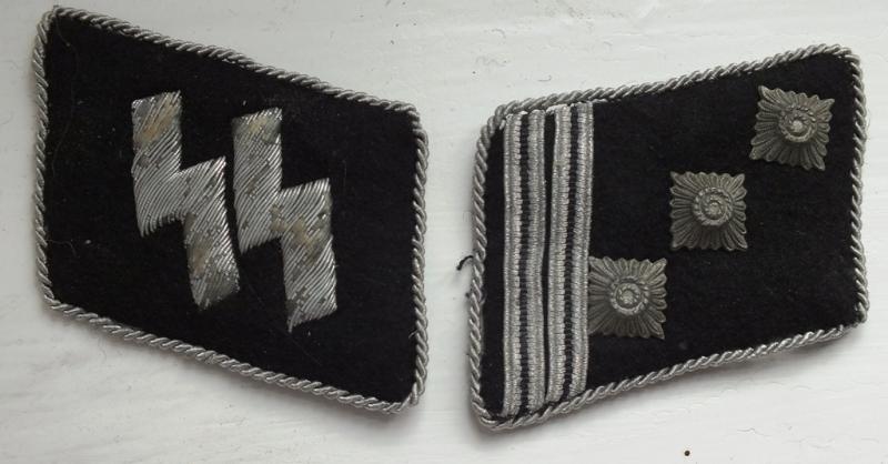 WSS-HAUPTSTURMFUHRER INSIGNIA SET