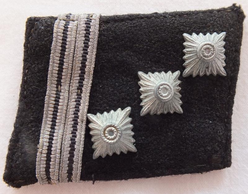 SS-HAUPTSTURMFUHRER COLLAR TAB