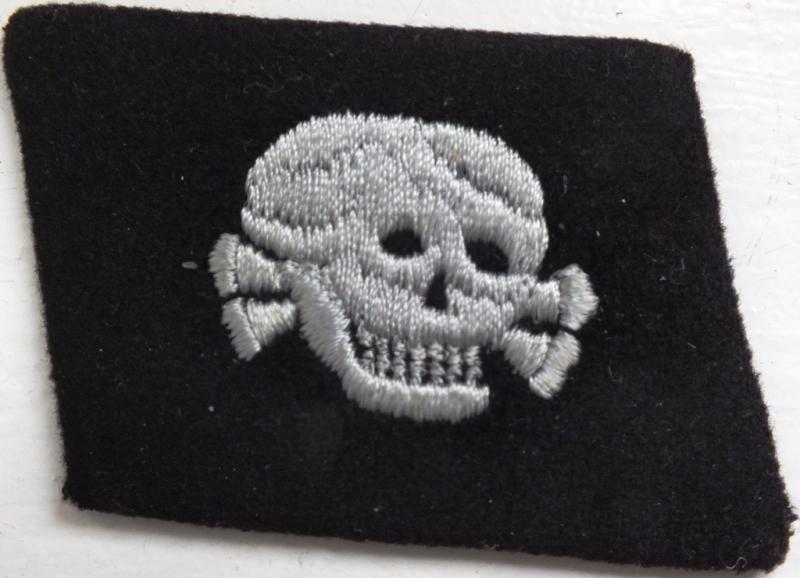 WSS TOTENKOPF COLLAR TAB