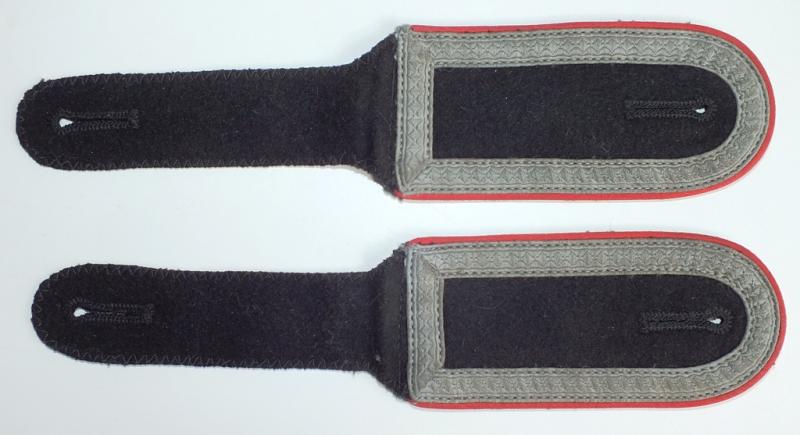 WSS-SCHARFUHRER ARTILERY SHOULDER BOARDS