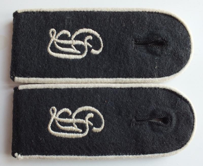 EM GROSS DEUTSCHLAND SHOULDER BOARDS