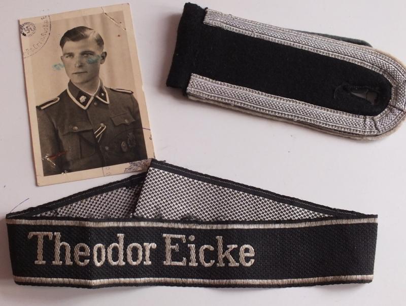 WSS TOTENKOPF SHOULDER BOARD WITH PHOTO