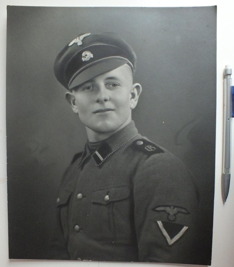 GERMANIA PORTRAIT PHOTO