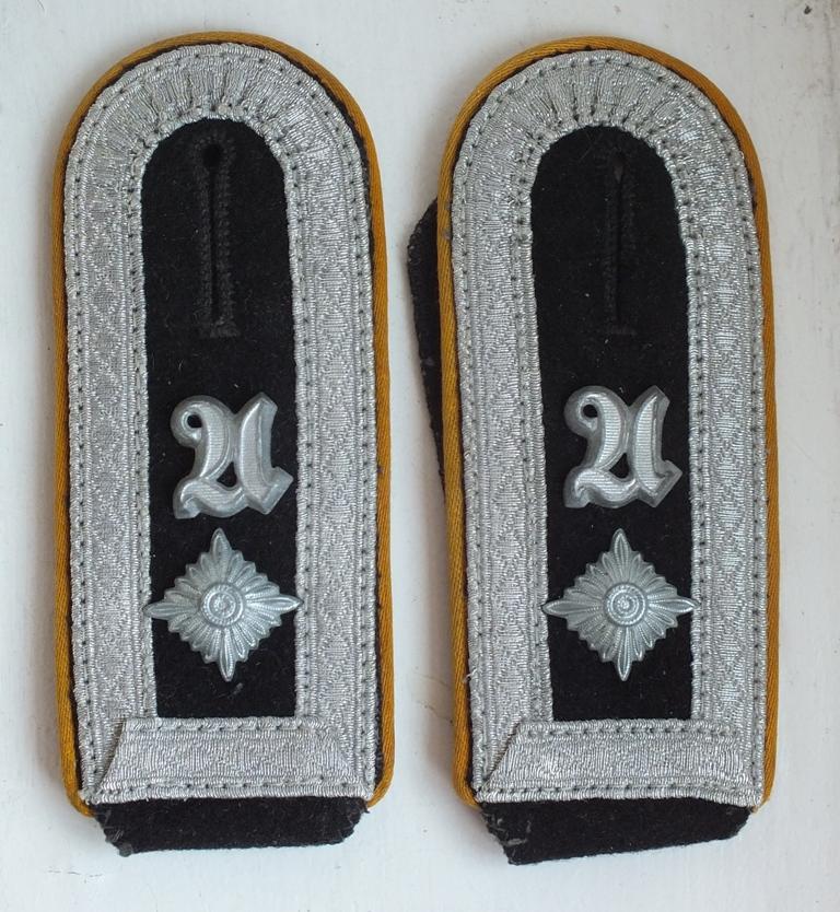 WSS-OBERSCHARFUHRER AUFKLARUNGS SHOULDER BOARDS